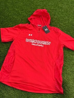 Under Armour Wisconsin Badgers Volleyball Hooded Short Sleeve Tshirt
